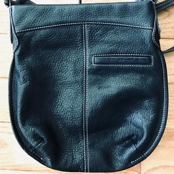 B MAKOWSKY Genuine Leather Crossbody Bag. - Picture 3 of 5